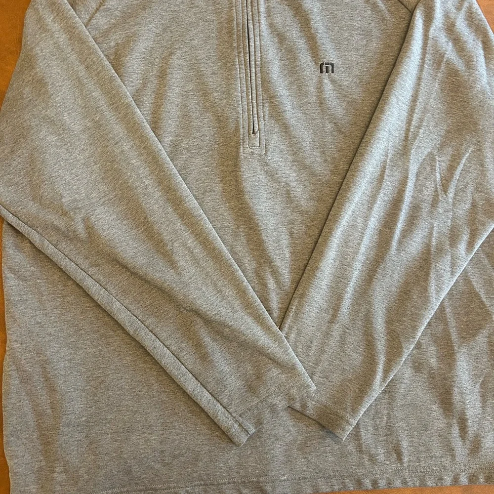 Travis Mathew 1/4 Zip Pullover Gray Sweatshirt with wide pockets XL